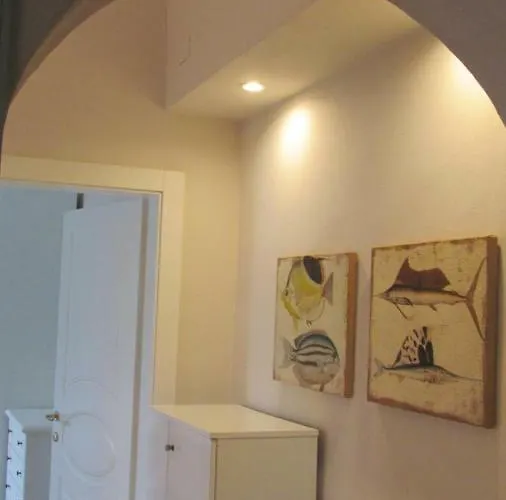 Laura شقة دْيانو مارينا